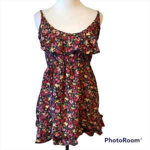 Sweet Chic summer Sleeveless top floral fits like Size Xs/Small